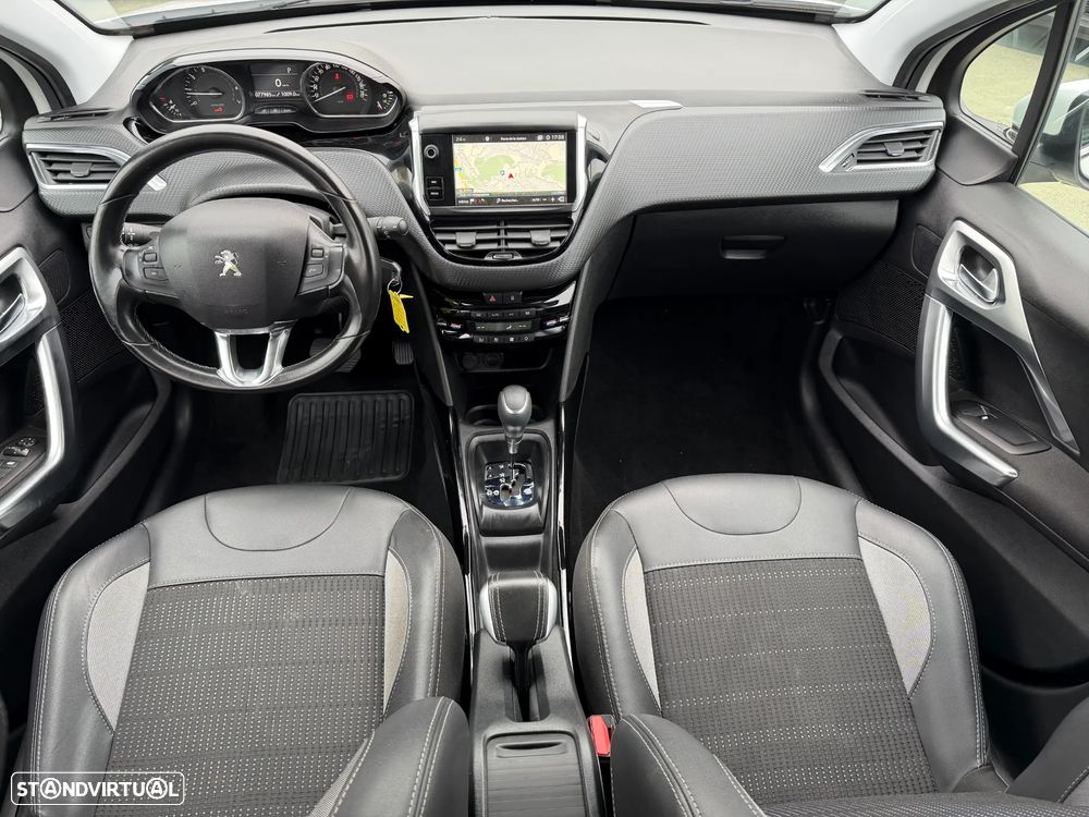 Peugeot 2008 PureTech 130 Stop&Start EAT6 Allure — fotografia 10