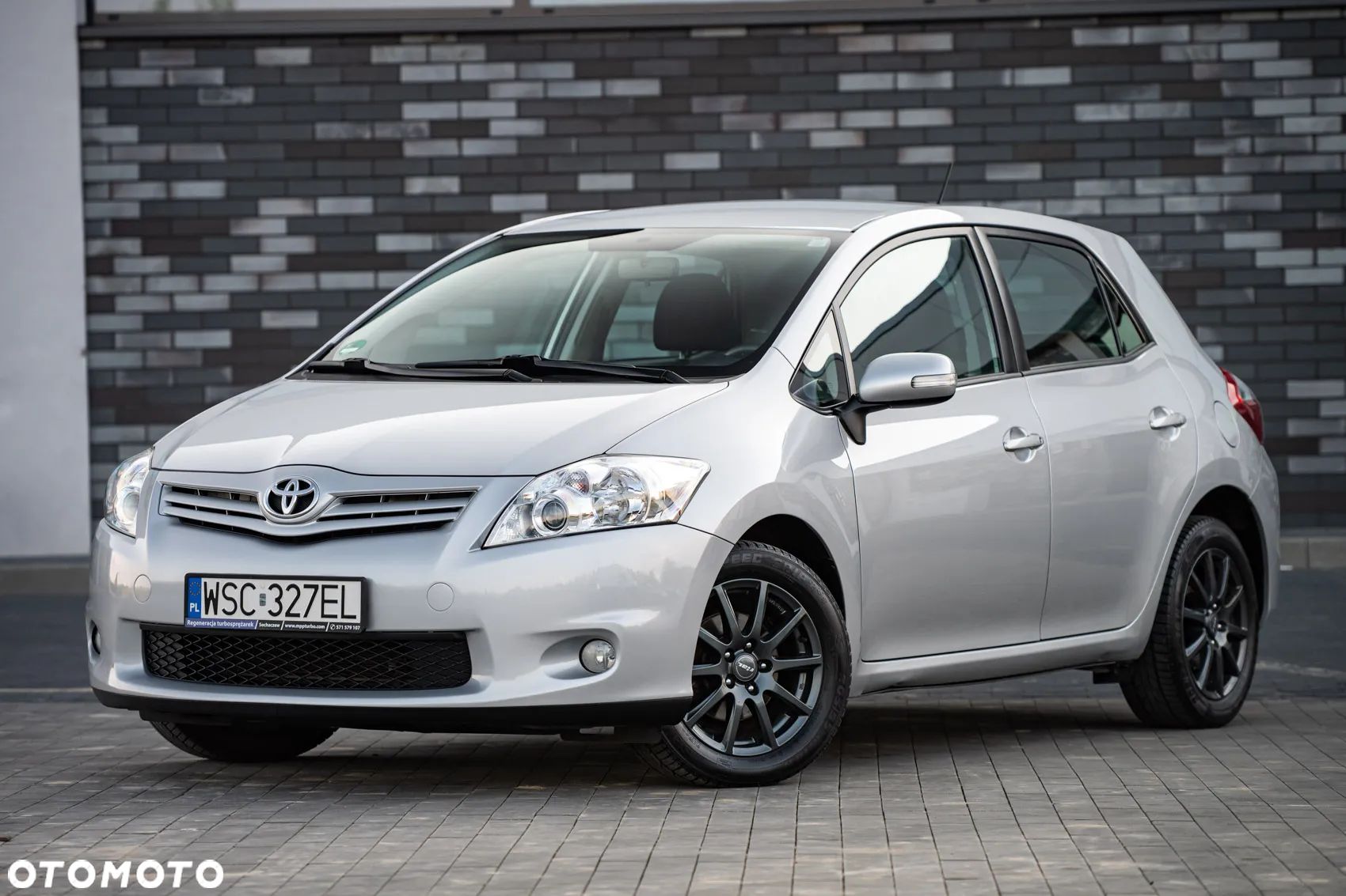 Toyota Auris 1.6 Valvematic Comfort - 1