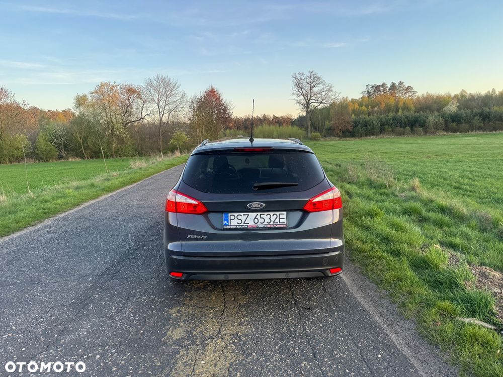 Ford Focus 1.6 Edition - 9