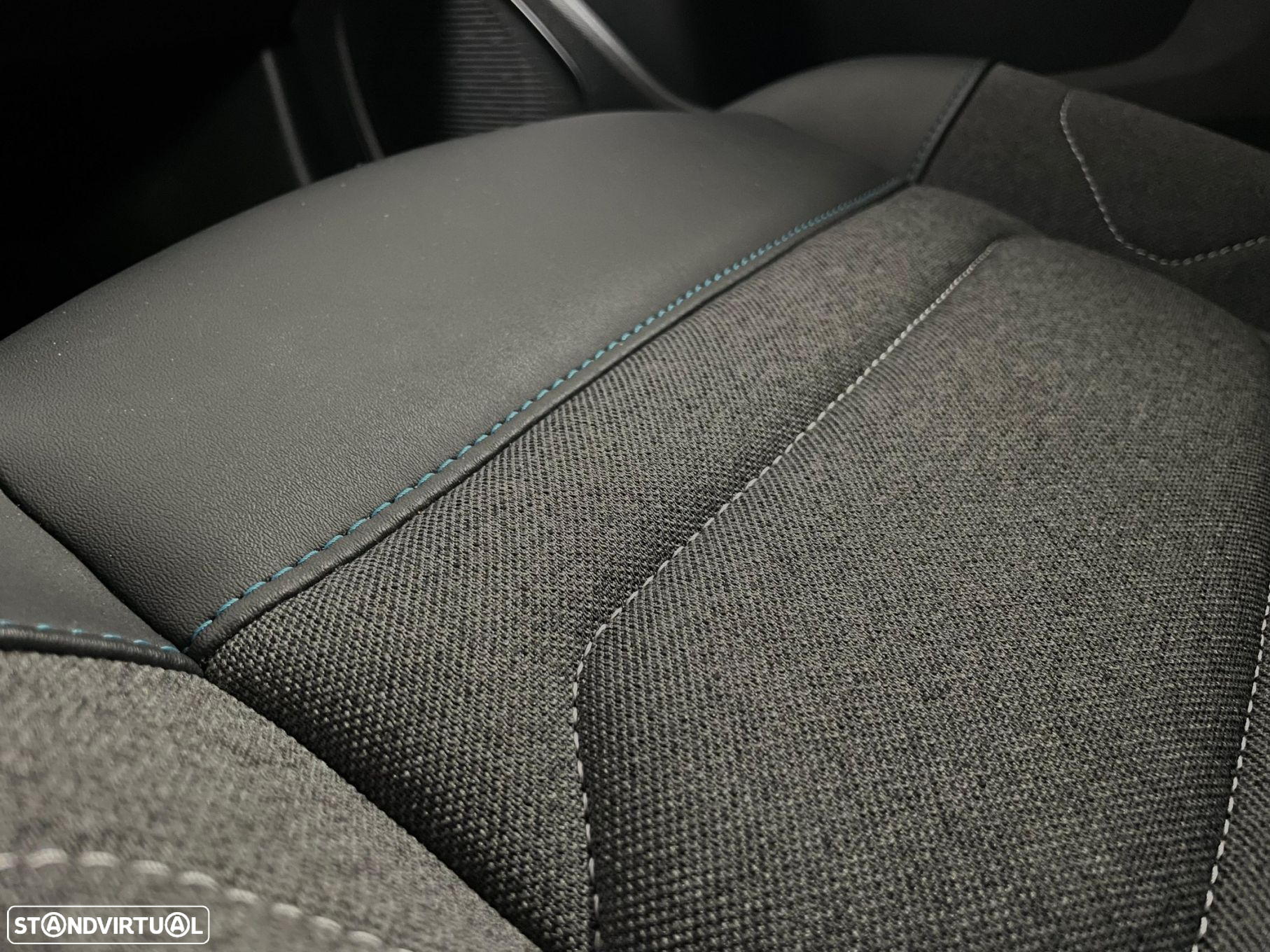 Citroën C4 1.2 PureTech Shine EAT8 - 26