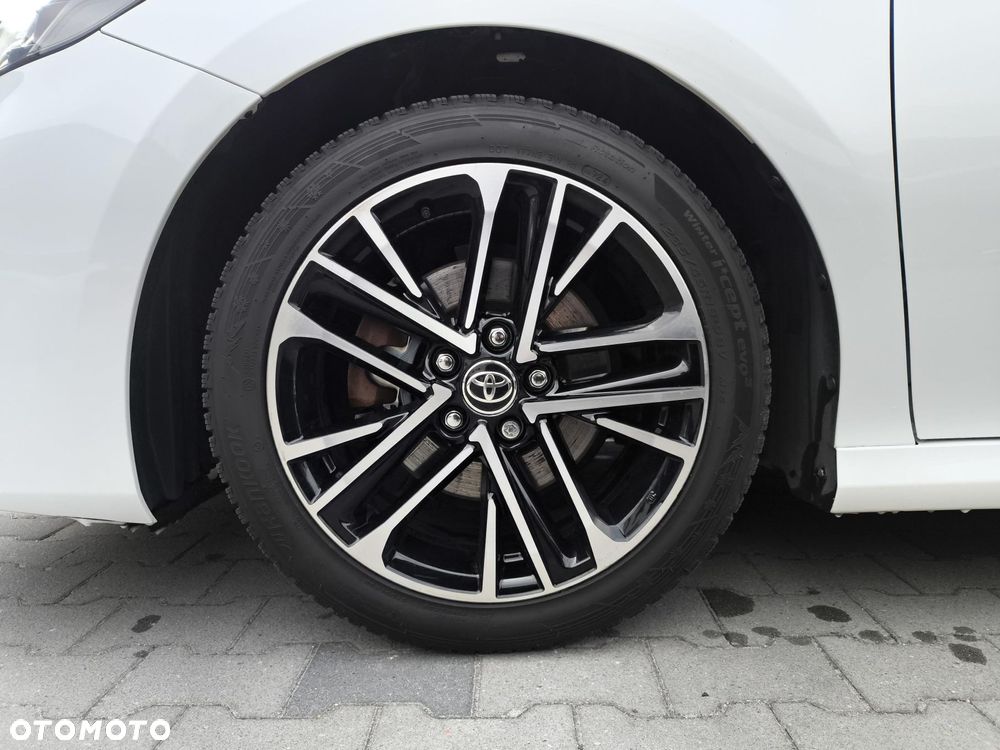 Toyota Camry - 16