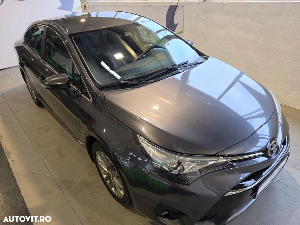 Toyota Avensis - 14