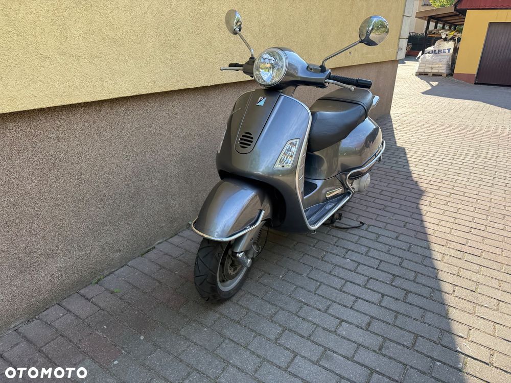 Vespa Grantourismo - 15