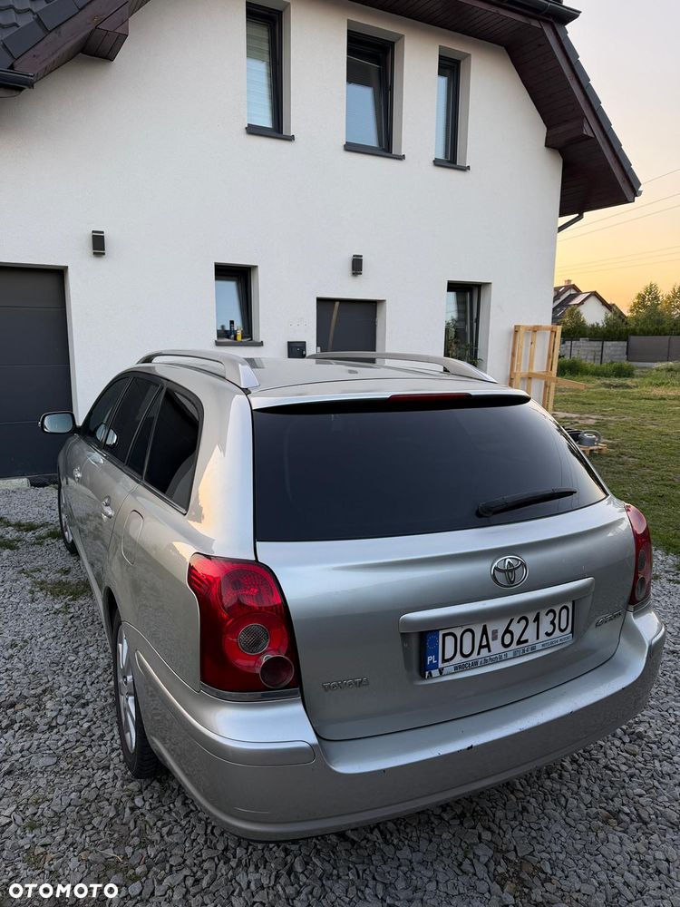 Toyota Avensis 1.8 VVT-i Luna - 4
