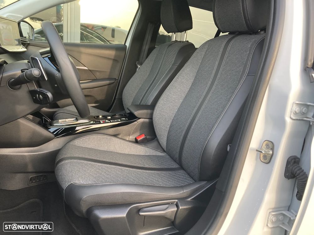 Peugeot 208 1.2 Hybrid Allure e-DCS6 - 33