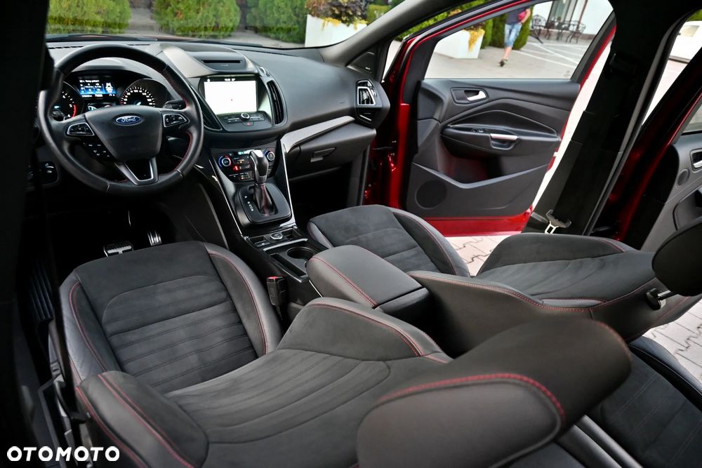 Ford Kuga 2.0 TDCi 4x4 ST-Line - 29