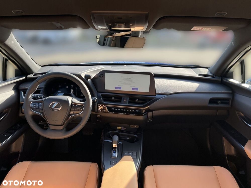 Lexus UX 300h F Sport Design - 3
