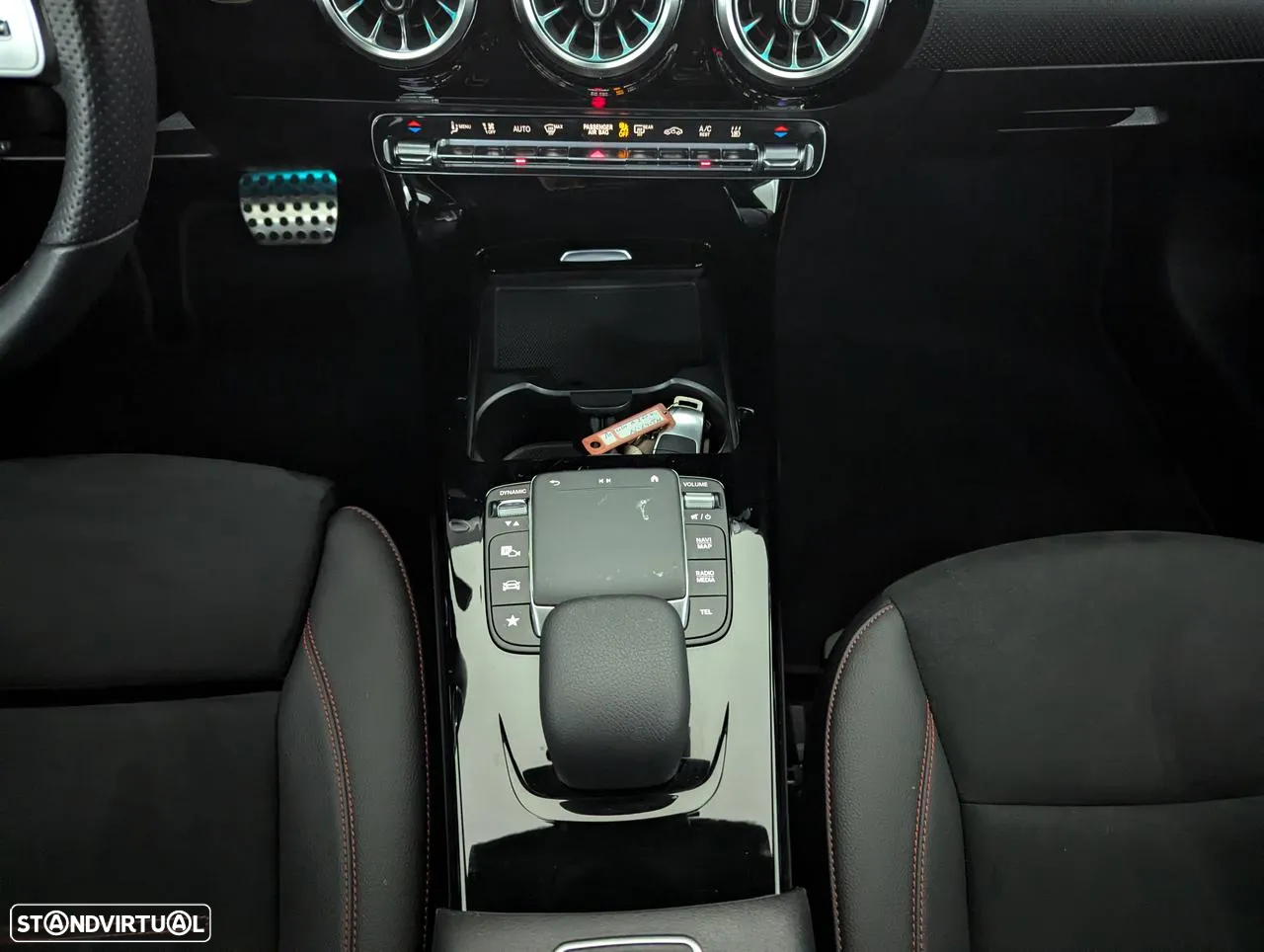 Mercedes-Benz A 250 e AMG Line - 28