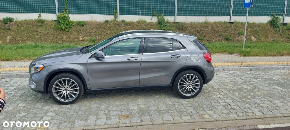 Mercedes-Benz GLA 250 4Matic 7G-DCT UrbanStyle Edition - 6