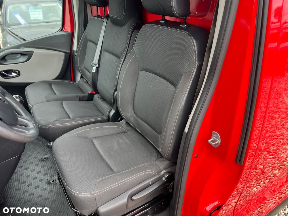 Renault Trafic - 16