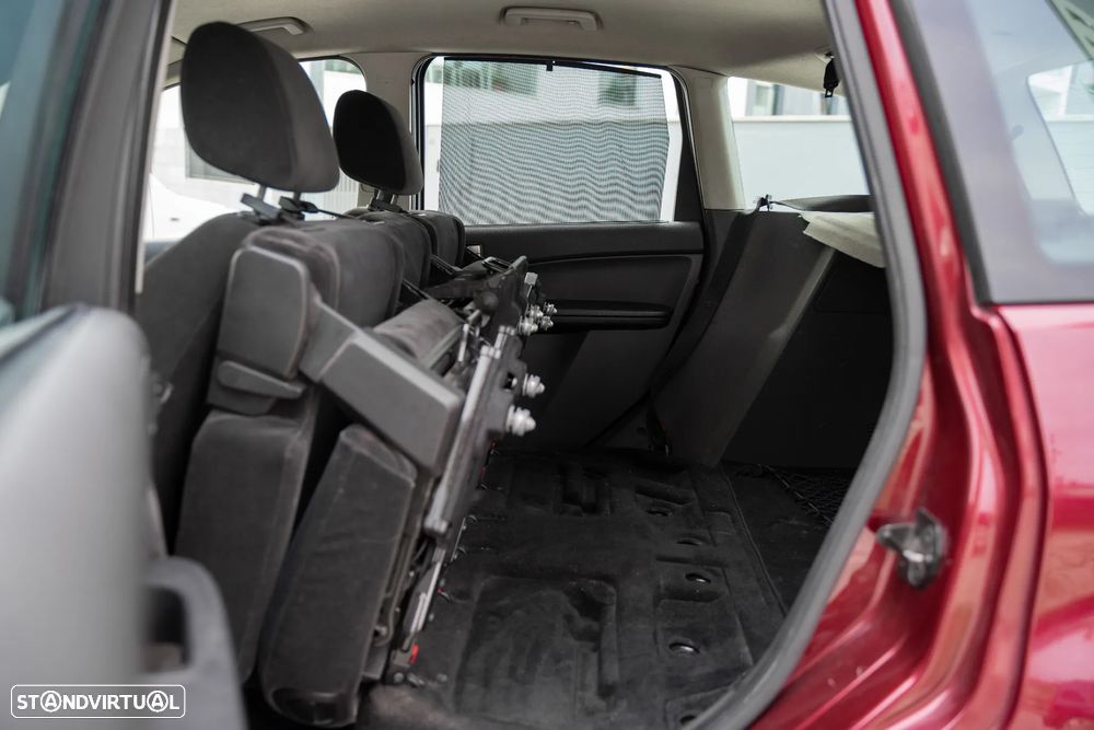 Ford Focus C-Max 1.6 TDCi Ghia - 11