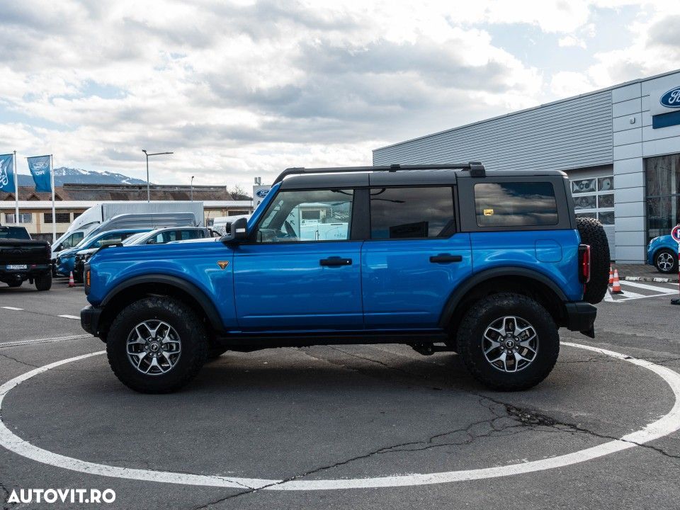 Ford Bronco - 8