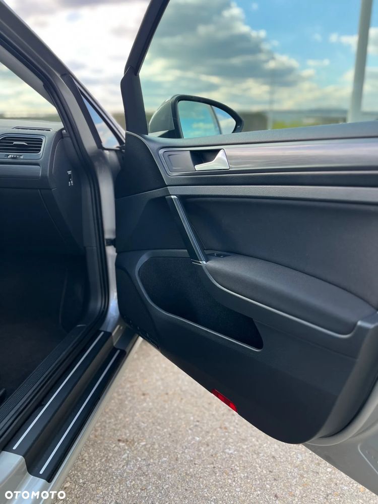 Volkswagen Golf 1.4 TSI BMT Comfortline - 17