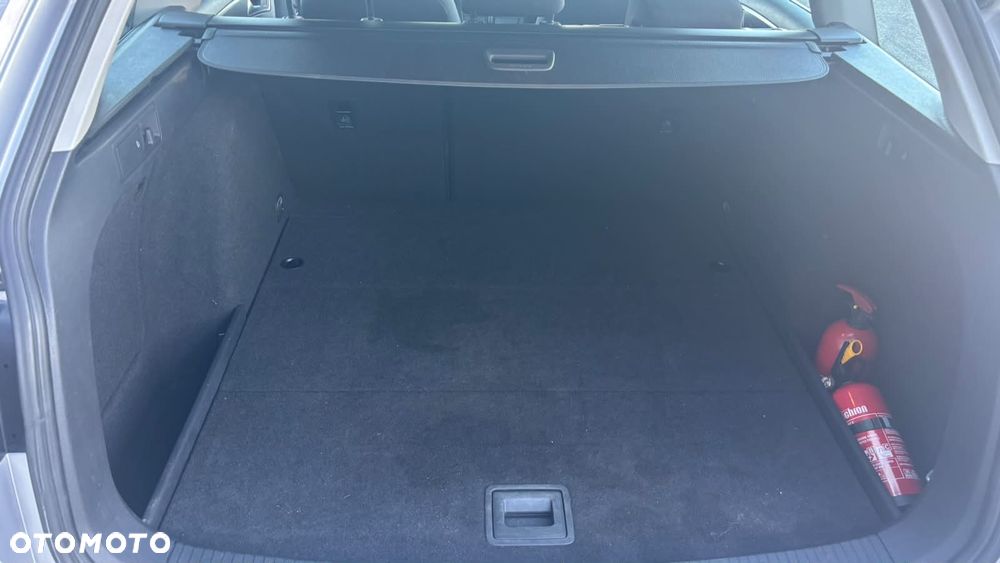 Volkswagen Golf 1.6 TDI Trendline DSG - 13