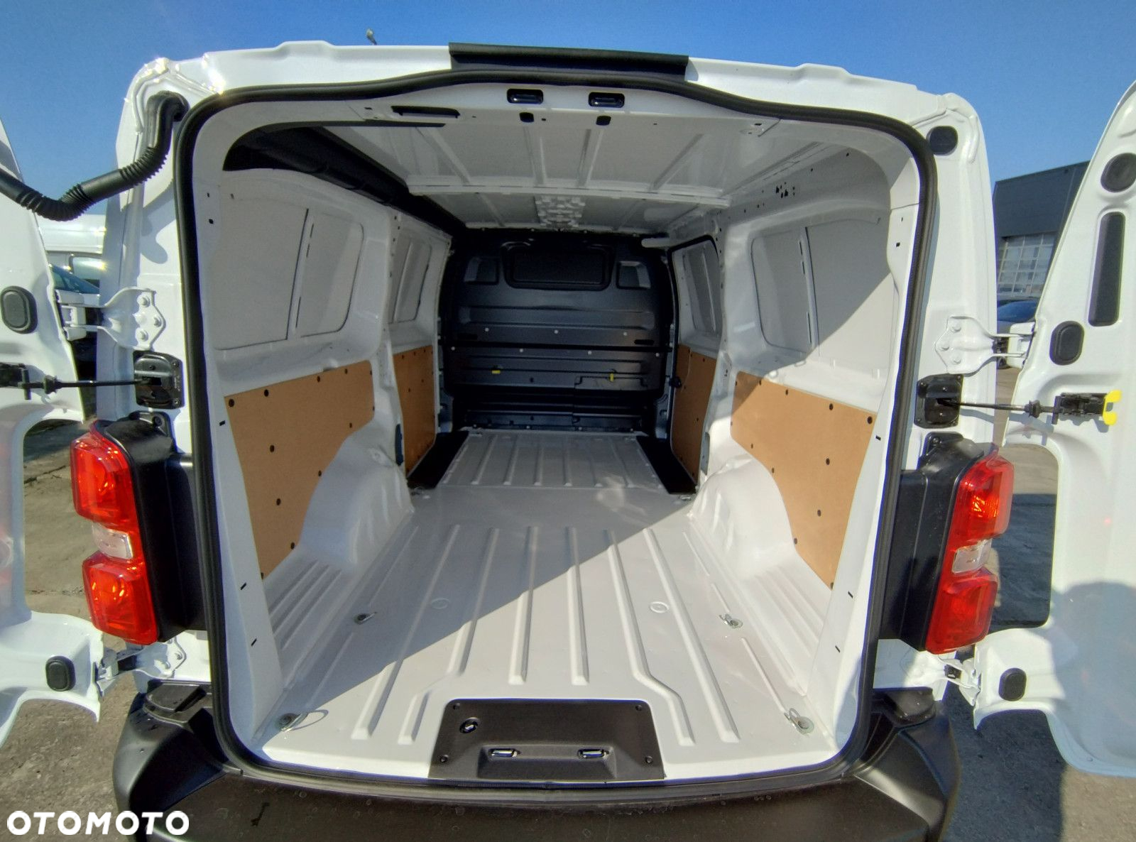 Opel vivaro Nowy Vivaro Furgon Extra Long 2.0d 177 KM S&S EAT8 - 6
