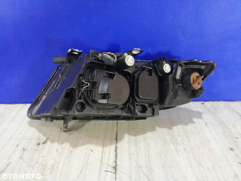 BMW 3 E90 E92 lampa reflektor przód prawa Anglik - 2