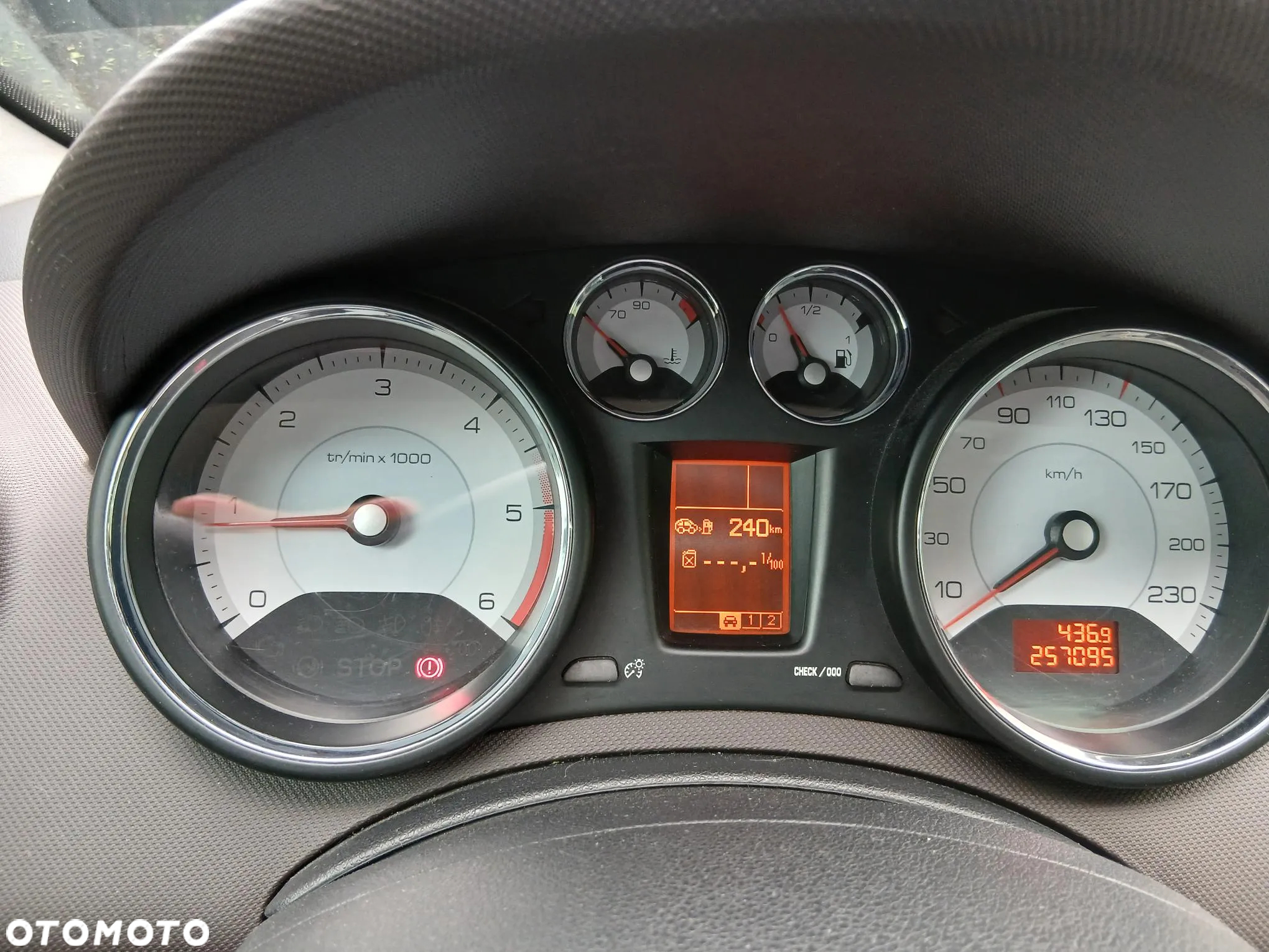 Peugeot 308 HDi FAP 110 Premium - 14