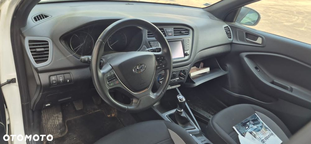 Hyundai i20 1.1 CRDi Comfort - 9