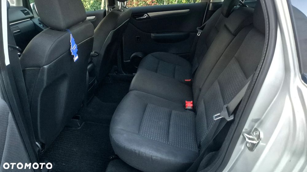 Mercedes-Benz Klasa B 180 CDI EU5 - 14