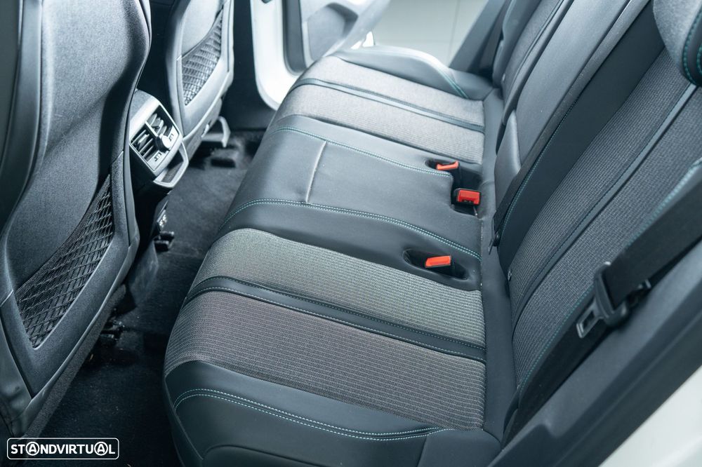 Peugeot 3008 1.6 Hybrid Allure Pack e-EAT8 - 11
