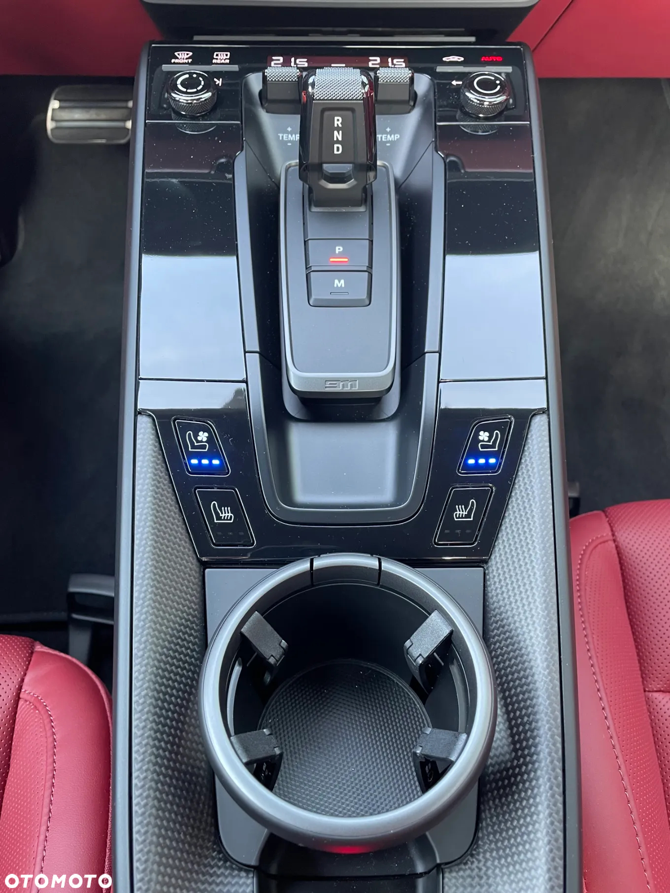 Porsche 911 Carrera 4 GTS - 22
