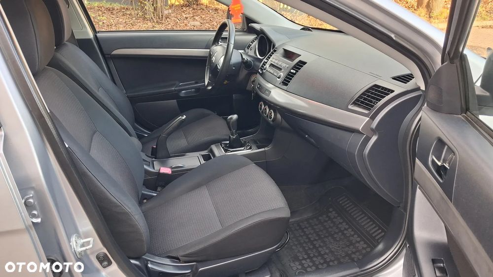 Mitsubishi Lancer - 9