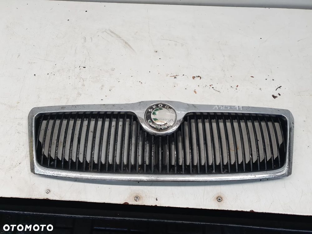 Skoda Octavia 2 Sedan GRILL ATRAPA CHROM 1Z0853668 - 1