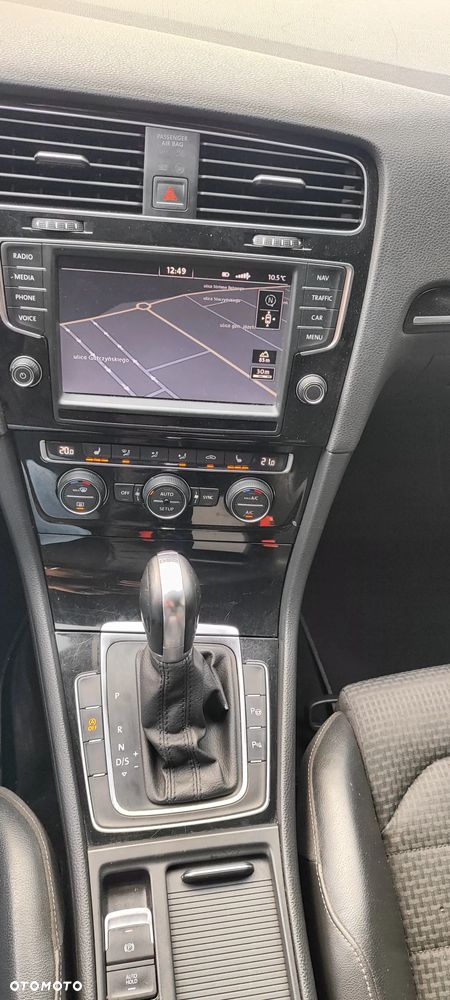 Volkswagen Golf 2.0 TDI SCR DSG Highline - 17