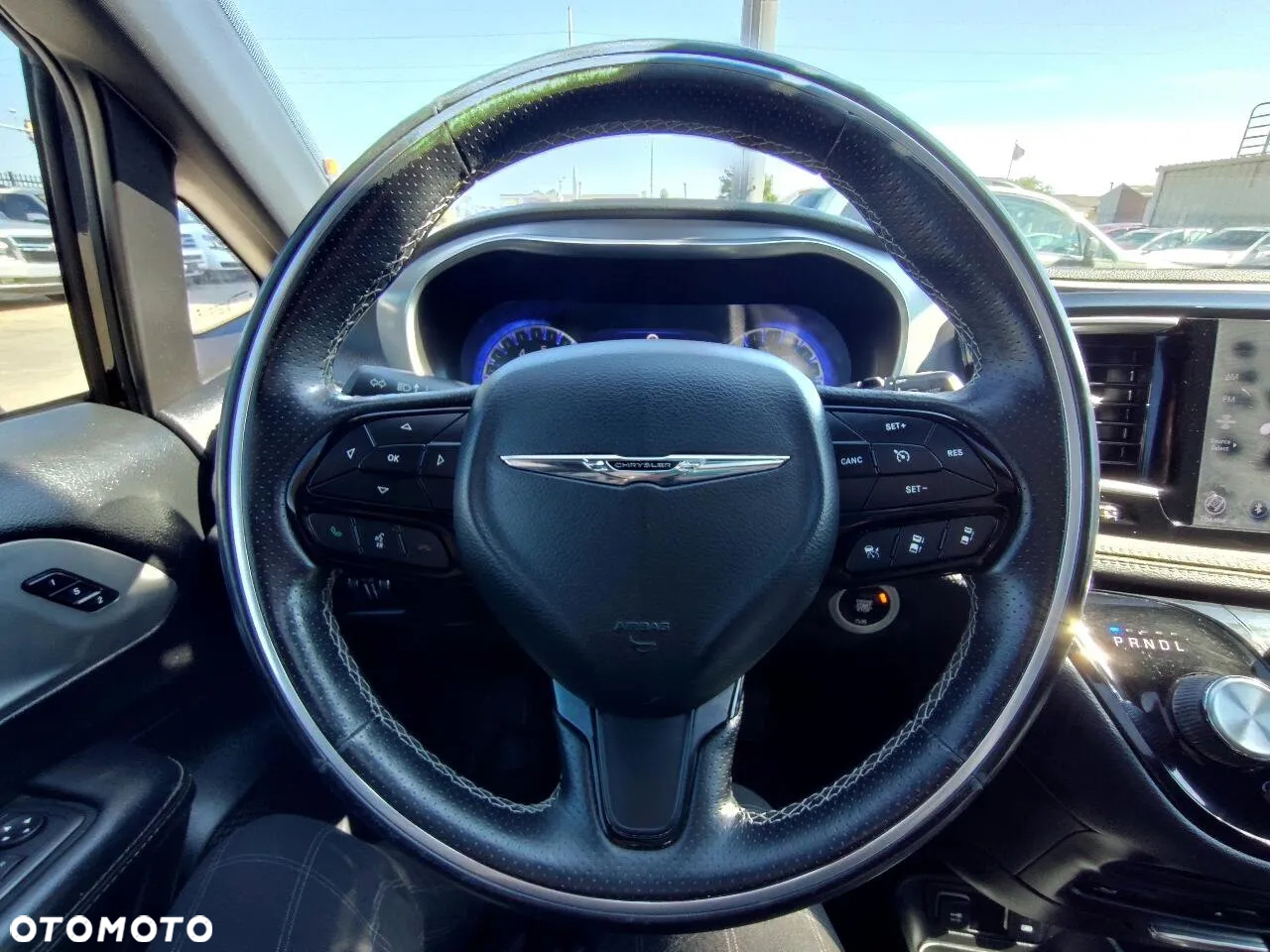 Chrysler Pacifica - 6