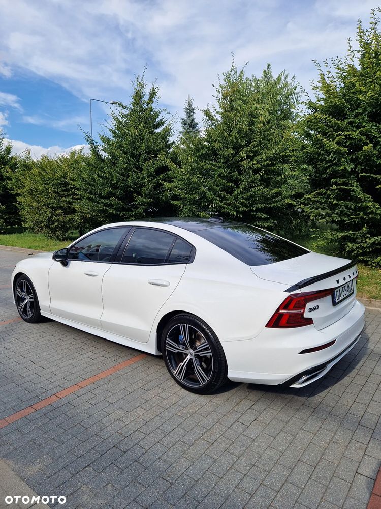 Volvo S60 T5 R-Design - 11