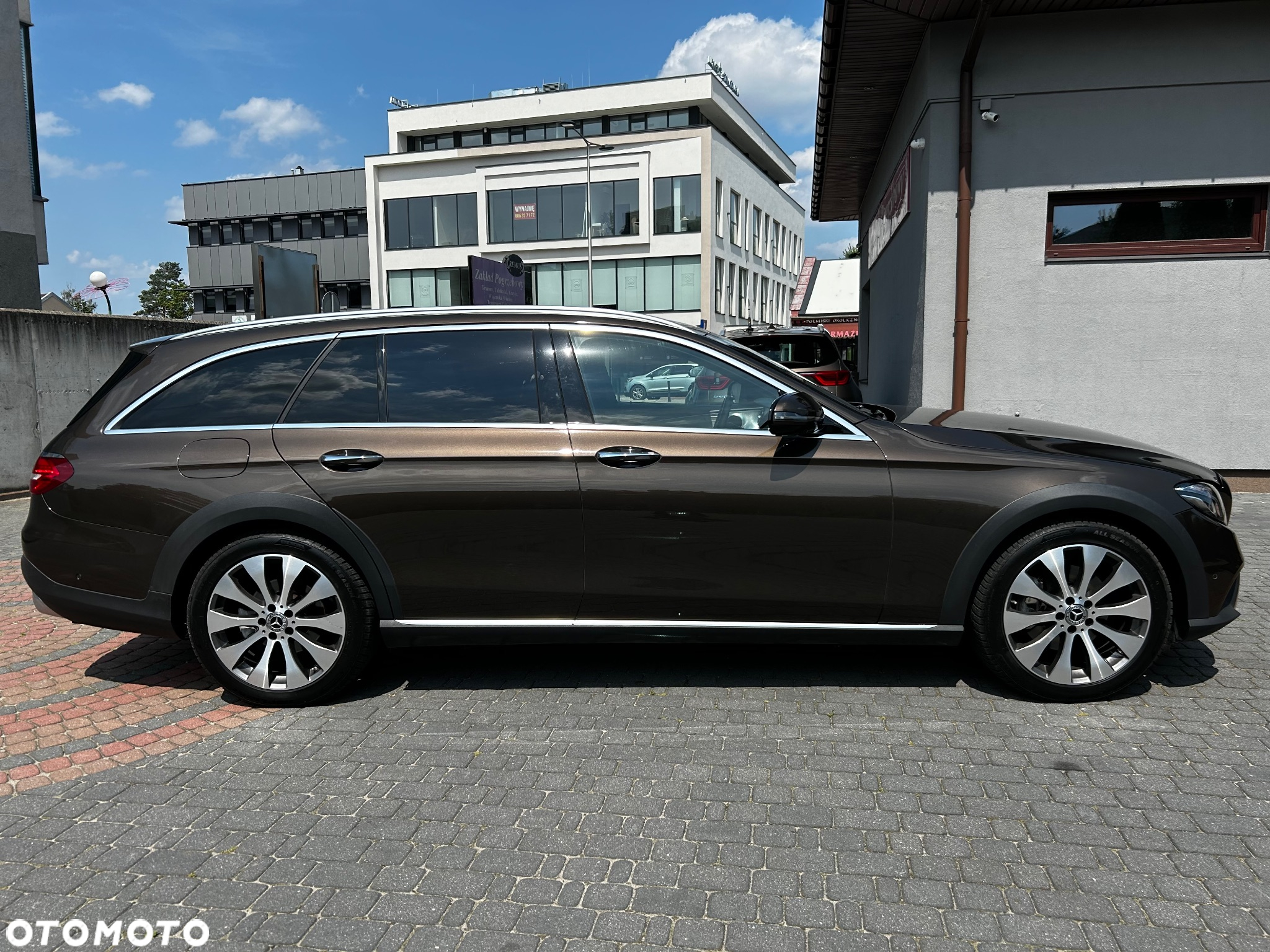 Mercedes-Benz Klasa E 220 d 4-Matic All-Terrain - 3