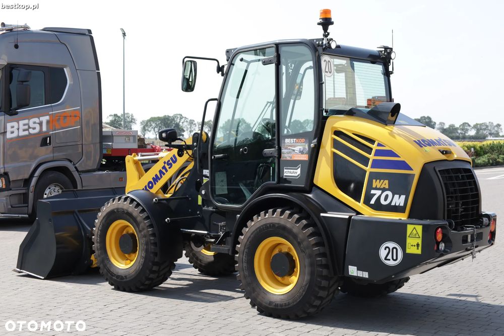 Komatsu WA70M-8 - 11