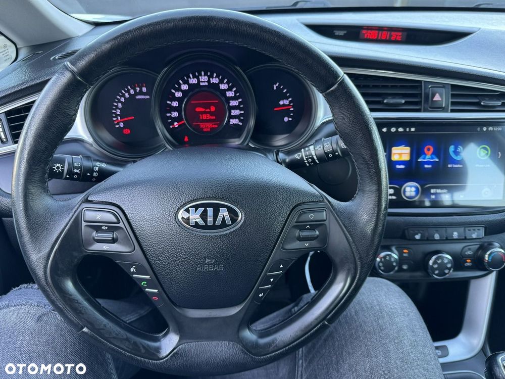 Kia Ceed - 27