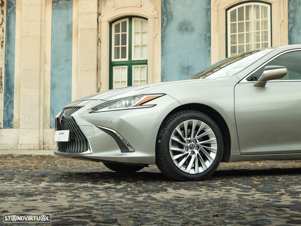 Lexus ES 300h Executive+ - 17