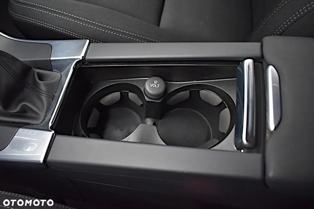 Volvo V60 DRIVe Momentum - 27
