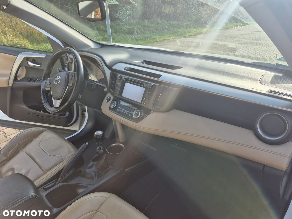 Toyota RAV4 2.0 D-4D Prestige - 12