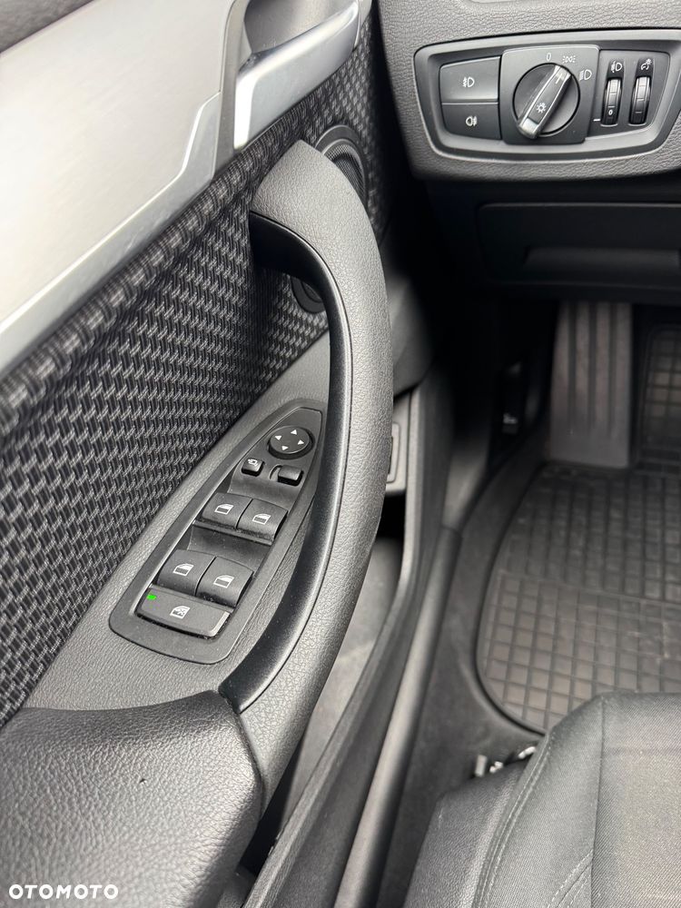 BMW X1 sDrive18i Advantage - 11