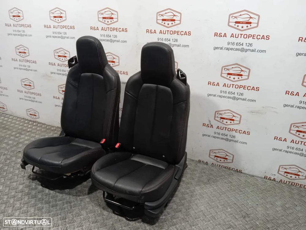Conjunto de Bancos Mazda MX-5 NC em Pele Original - 3