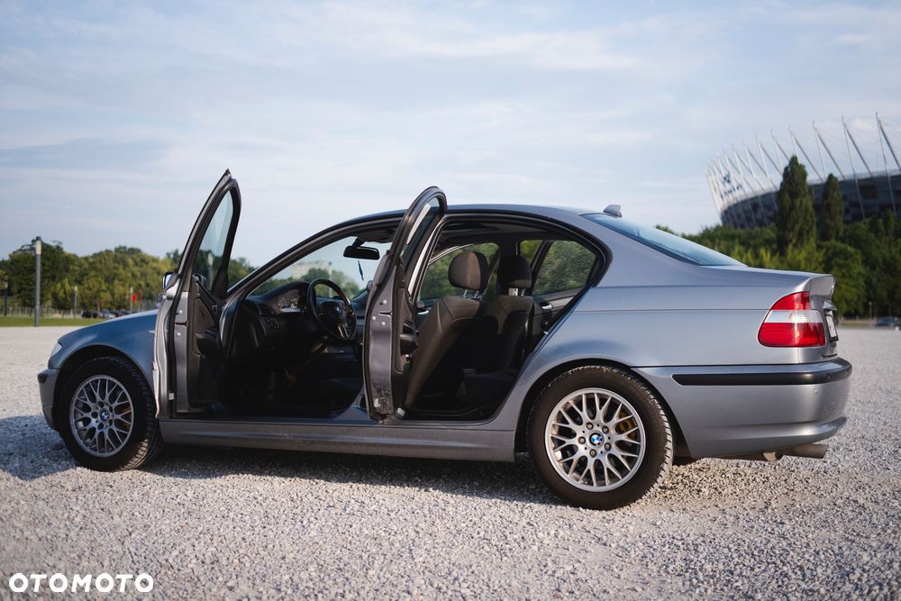 BMW Seria 3 318i - 14