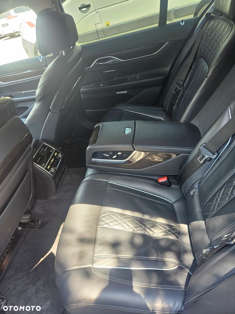 BMW Seria 7 730d - 17