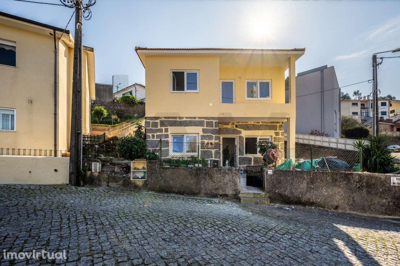 Andar Moradia T2 em renovação no centro de Valongo — Terraço enorme - Grande imagem: 3/22