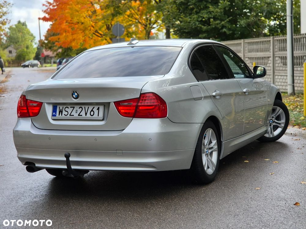 BMW Seria 3 320i - 5