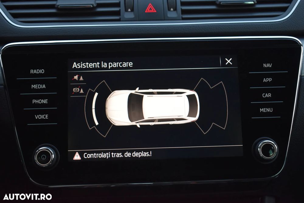 Skoda Superb 2.0 TDI DSG Ambition - 19