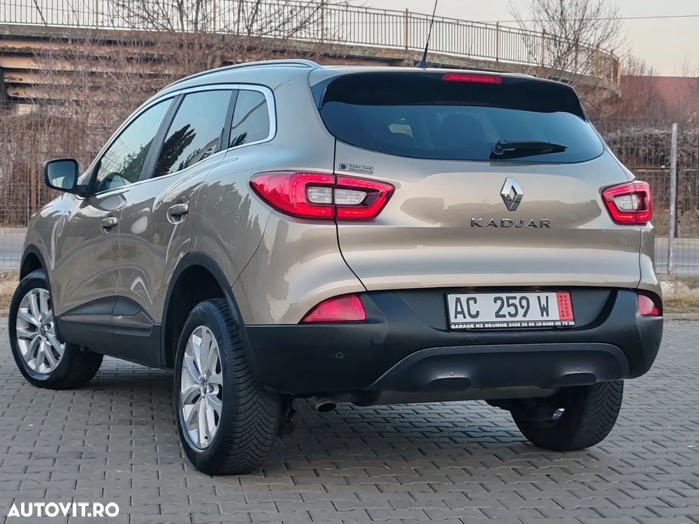 Ford Kuga 2.0 TDCi 2x4 Titanium - 4