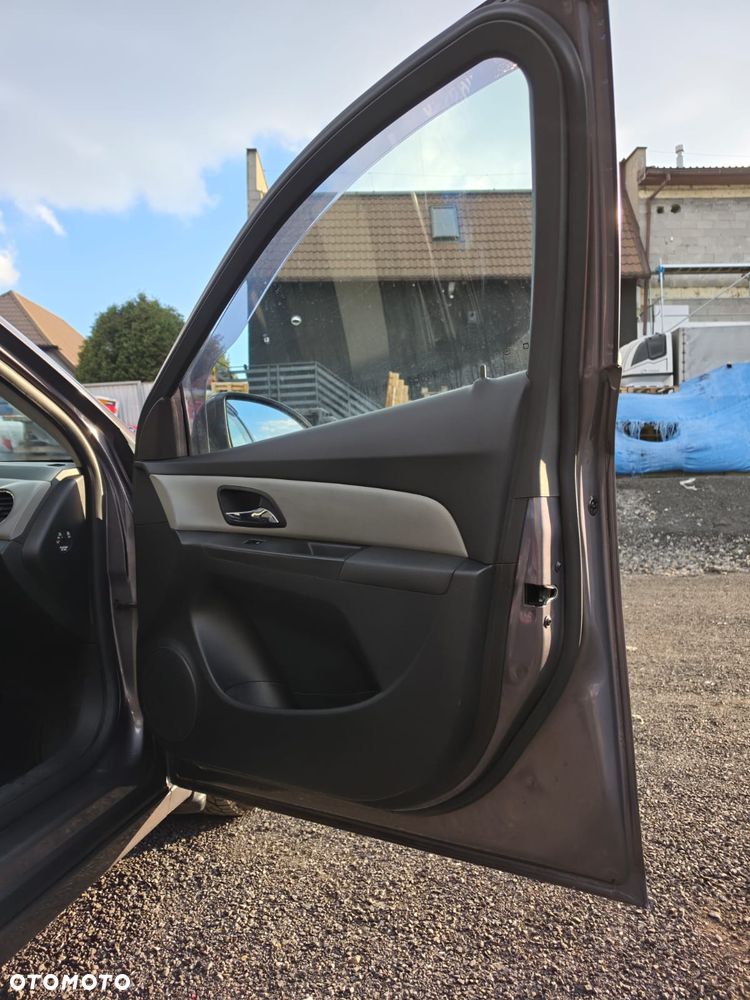 Chevrolet Cruze - 13