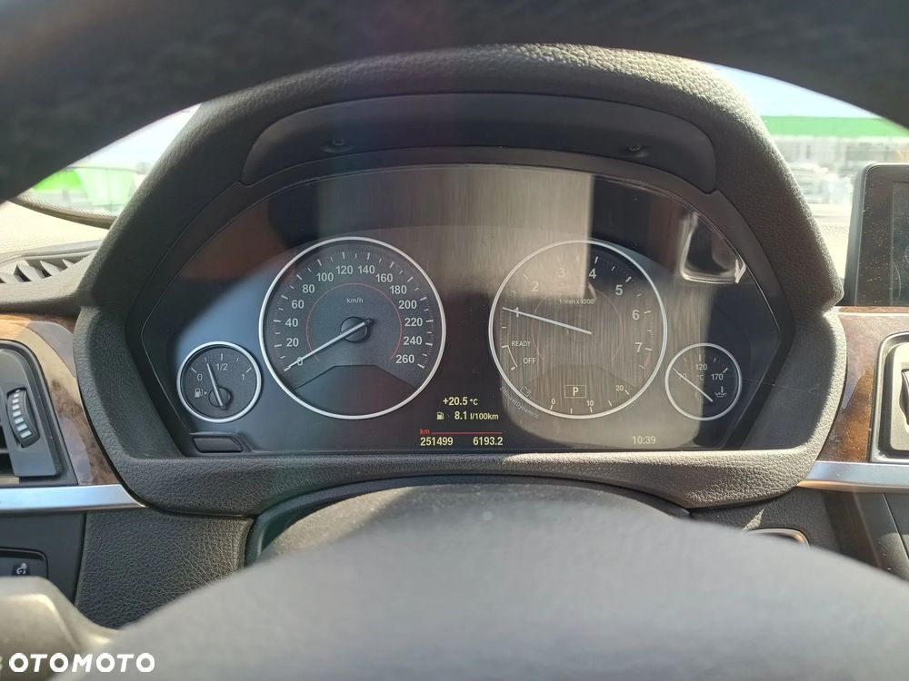 BMW Seria 3 328i xDrive - 16
