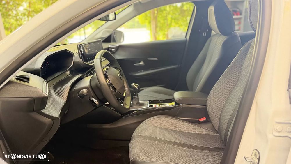 Peugeot 208 PureTech 100 Allure - 12