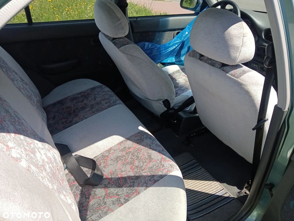 Hyundai Accent - 13