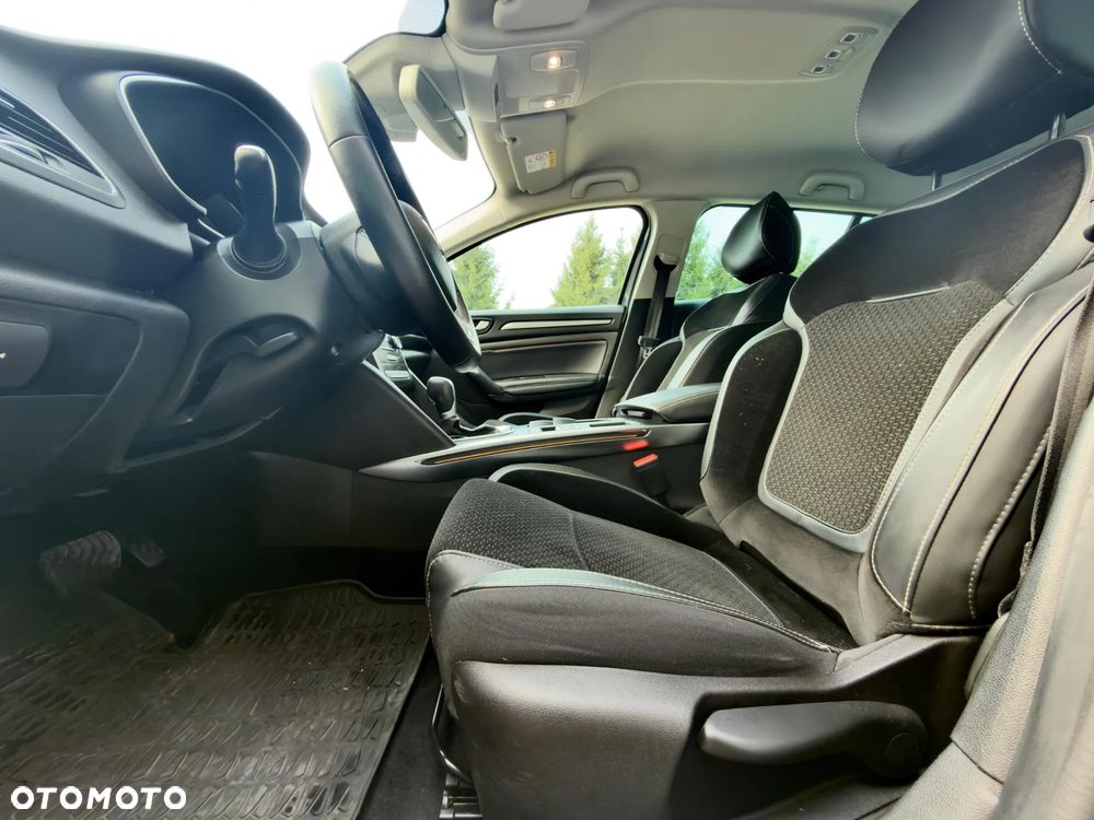 Renault Megane ENERGY TCe 140 EDC GT-LINE - 28