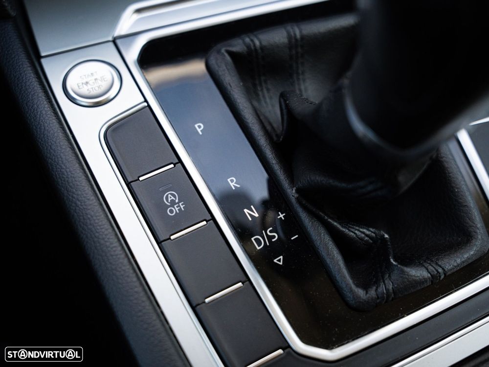 VW Passat Variant 2.0 TDI Confortline DSG - 35